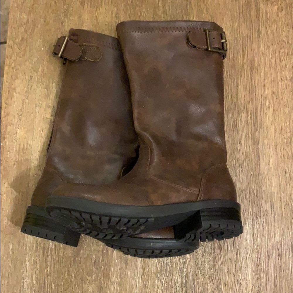 Stretch your luck- Kenneth Cole girls riding boots
